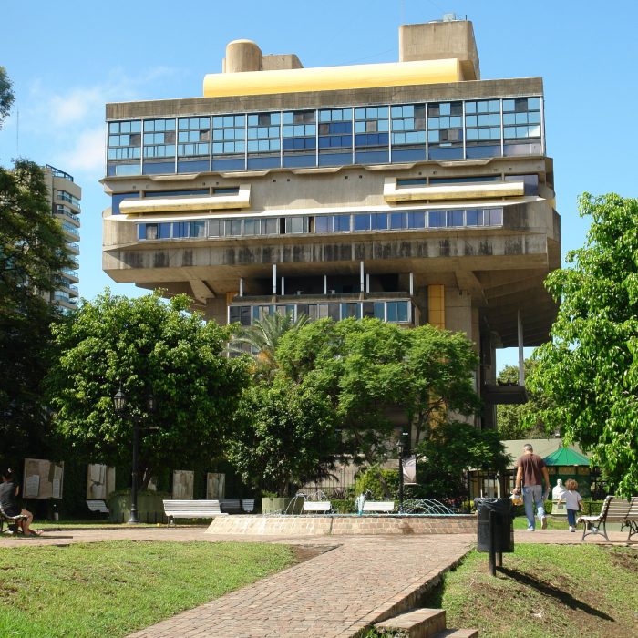 Biblioteca Nacional lanzó una convocatoria a dos concursos de becas de investigación Biblioteca Nacional lanzó una convocatoria a dos concursos de becas de investigación