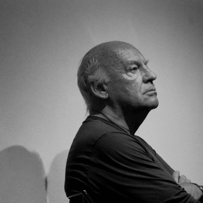 “Amares”, una compilación de varios textos cortos en los que Eduardo Galeano
