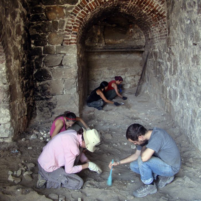 El equipo de antropología forense busca a los familiares de 600 desaparecidos