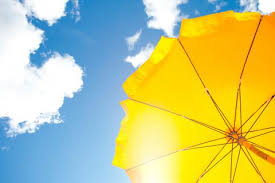 Protectores solares carísimos: ¿deben tener cobertura?