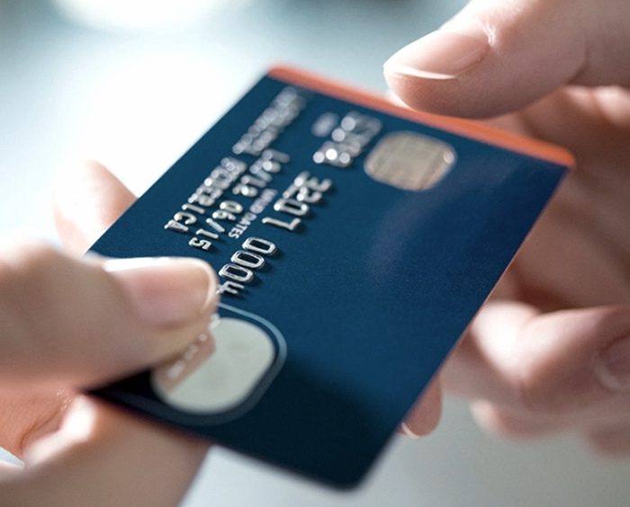 Tarjetas: suprimen comisiones fijas para comercios y limitan capitalización de intereses Tarjetas: suprimen comisiones fijas para comercios y limitan capitalización de intereses