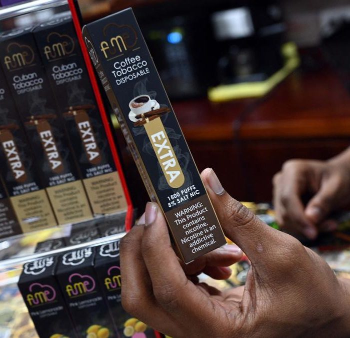 La OMS informó que “los cigarrillos electrónicos con nicotina son altamente adictivos”