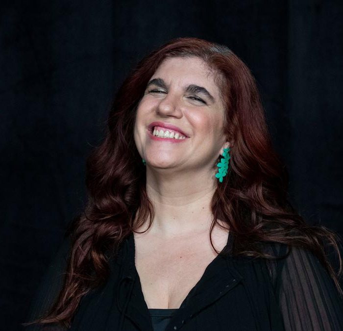 El nuevo libro de Luciana Peker explora cómo moverse en el amor desde la deconstrucción