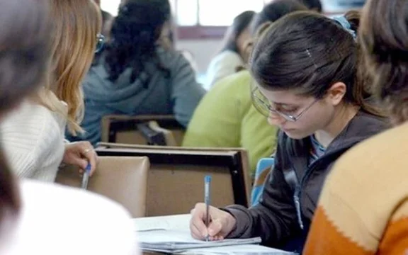Sólo 2 de cada 10 millennials argentinos tienen estudios superiores completos, la mitad que los chilenos Sólo 2 de cada 10 millennials argentinos tienen estudios superiores completos, la mitad que los chilenos