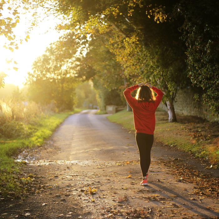 Una caminata de 30 cuadras, 3 veces por semana, protege la salud cardiovascular