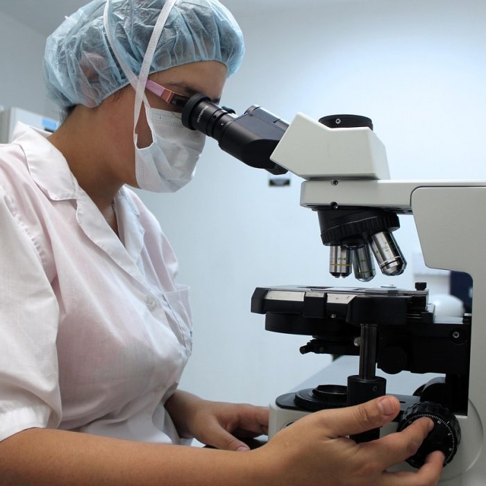 Los microplásticos pueden causar trombos en el cerebro