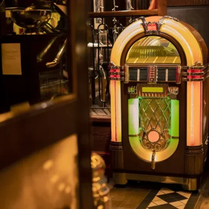 De la fonola al jukebox digital: la historia de la máquina que cambió la forma de escuchar música