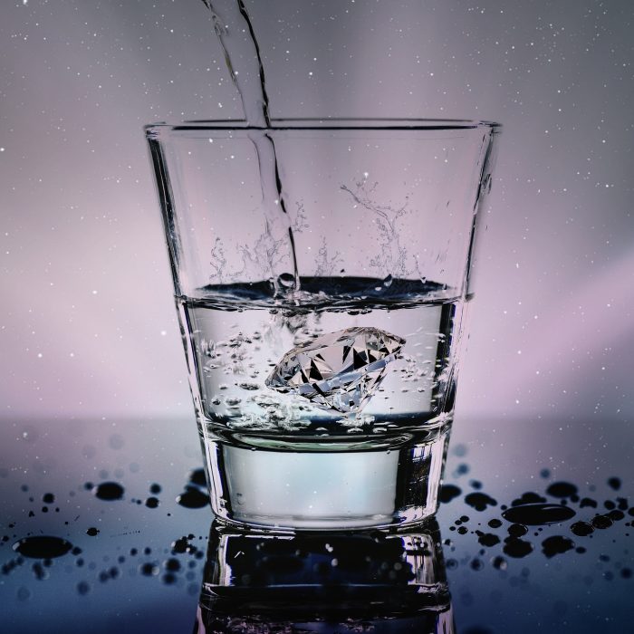 Un dispositivo de uso doméstico para remover micro y nanoplásticos del agua