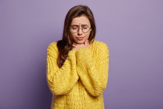 Dolor de garganta: cómo saber si es virus, bacteria o puro frío y cuándo ir al médico